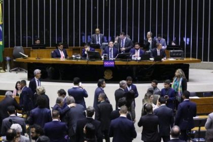 Deputados na sessão do Plenário Fonte: Agência Câmara de Notícias - Kayo Magalhães/Câmara dos Deputados