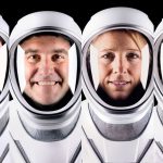 A tripulação da missão Crew-12 da SpaceX, da NASA, da esquerda para a direita, é composta pelos astronautas da NASA Jessica Meir e Jack Hathaway, pela astronauta da ESA (Agência Espacial Europeia) Sophie Adenot e pelo cosmonauta da Roscosmos Andrey Fedyaev. Crédito: SpaceX