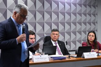 Alfredo Gaspar questionou Ingrid Pikinskeni sobre valores movimentados por empresas e em contas no nome dela Carlos Moura/Agência Senado