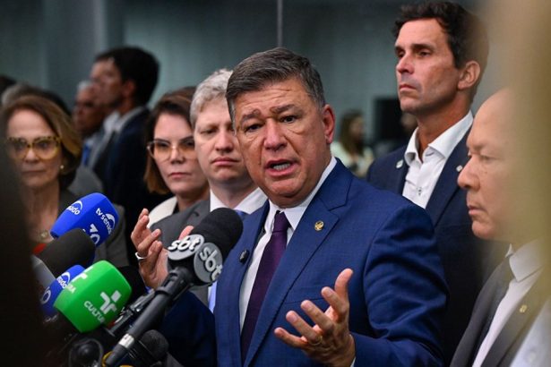 O presidente da CPMI, senador Carlos Viana, em entrevista coletiva sobre a prorrogação dos trabalhos Marcos Oliveira/Agência Senado
