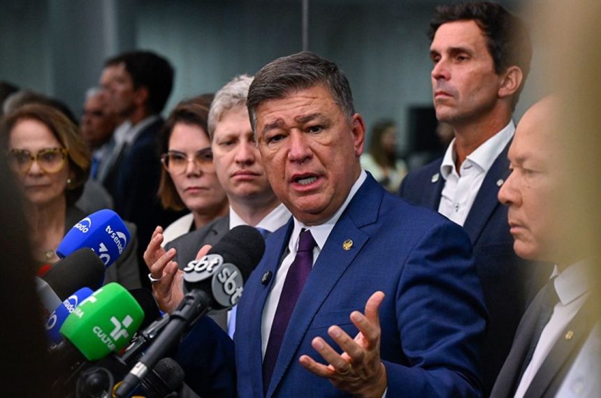 O presidente da CPMI, senador Carlos Viana, em entrevista coletiva sobre a prorrogação dos trabalhos Marcos Oliveira/Agência Senado