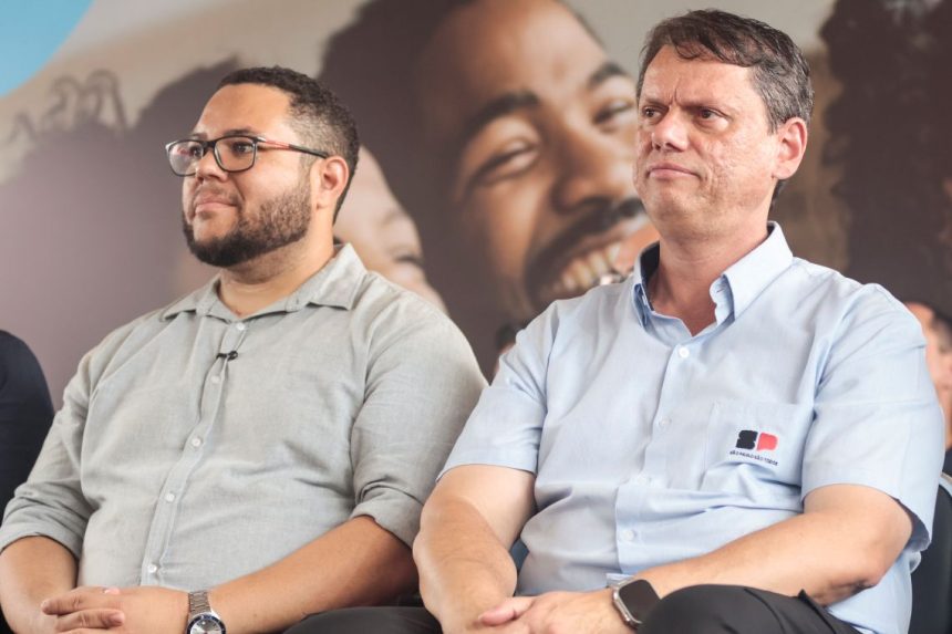 O Prefeito Danilo Barros,com Governador Tarcísio de Freitas e convidados durante inauguração da ETE Paulínia Foto:Governo de SP
