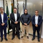 O prefeito de Paulínia, Danilo Barros, recebeu , o diretor-presidente da ARSESP, Diego Allan Vieira, o diretor de Regulação Técnica, Thiago Magalhães, e o supervisor de Fiscalização de Saneamento Básico, Luiz Antônio de Oliveira. - Foto: PMP