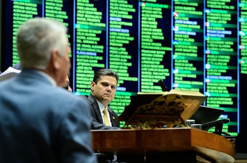 O presidente do Congresso, Davi Alcolumbre, durante a sessão Geraldo Magela/Agência Senado
