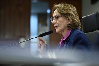 Damares Alves deu parecer favorável ao projeto, que segue para votação no Plenário do Senado Saulo Cruz/Agência Senado