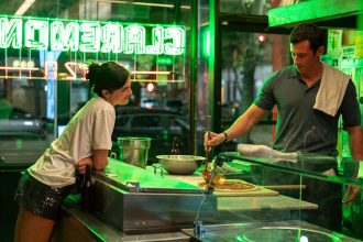 Uma noite pode mudar tudo: "Só por Uma Noite" chega aos cinemas para testar os limites entre desejo e amor - Foto:Universal Pictures