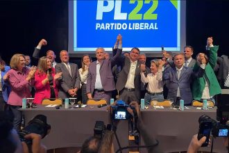 Editorial - Flávio Bolsonaro anuncia Alfredo Gaspar como vice e consolida estratégia do PL para a disputa presidencial de 2026 - Credito: Flávio Bolsonaro