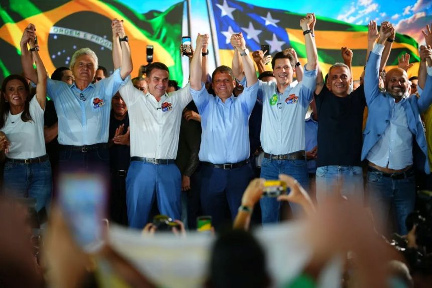 Flávio Bolsonaro recebe apoio de Ronaldo Caiado e Tarcísio de Freitas e Zema | Crédito: Vittor Sales/ Divulgação Campanha Flávio Bolsonaro
